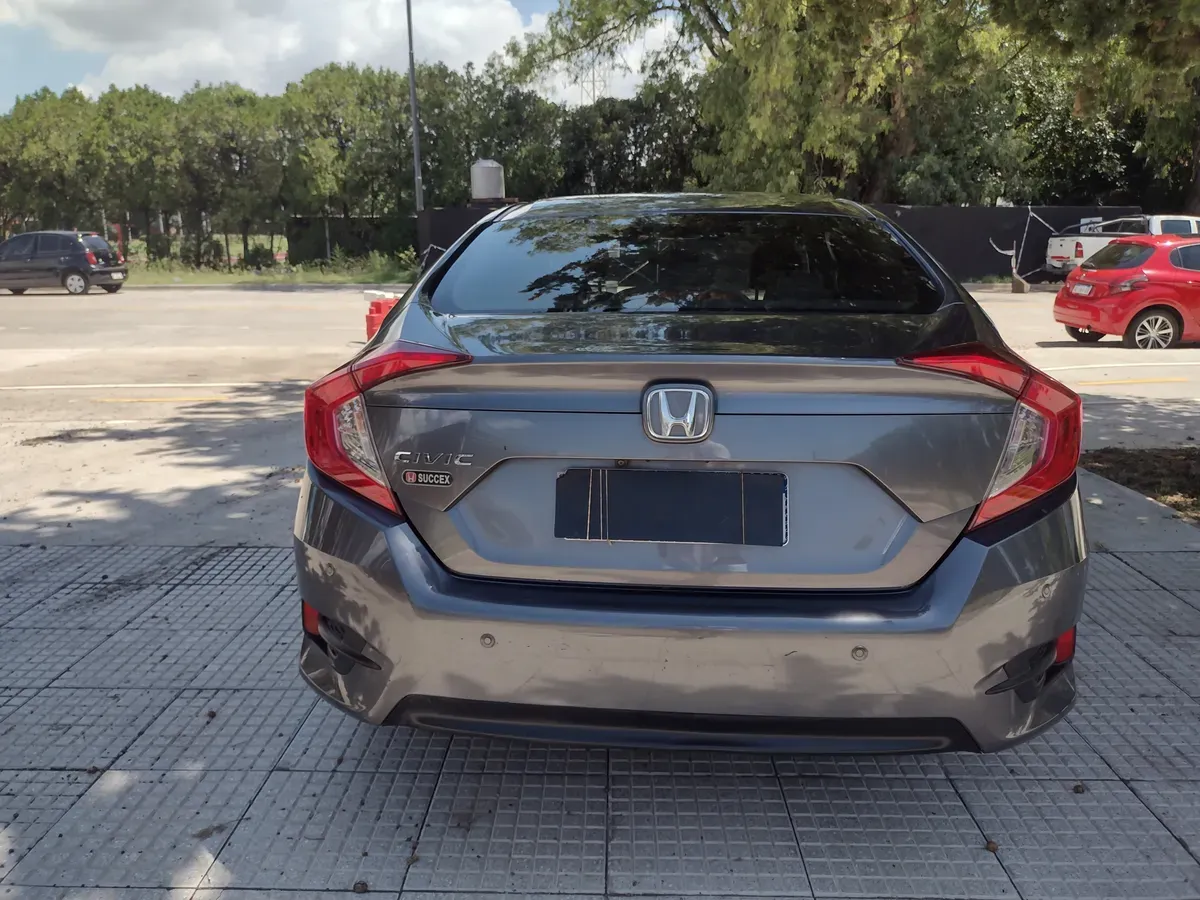 Mira esta publicación de Honda Civic