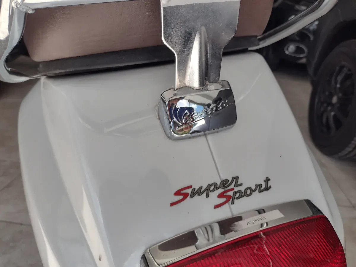 Mira esta publicación de Piaggio 150 Vespa LX