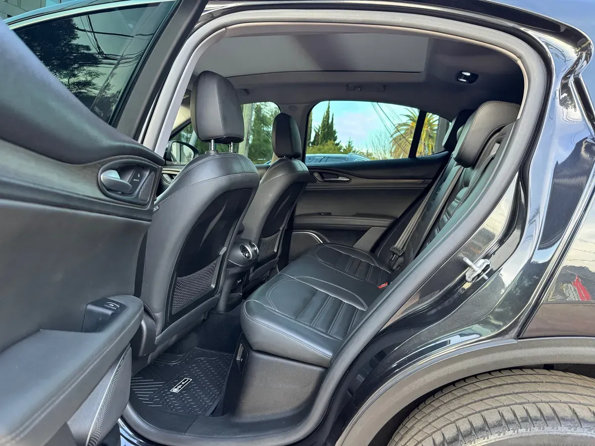 Mira esta publicación de Alfa Romeo Stelvio