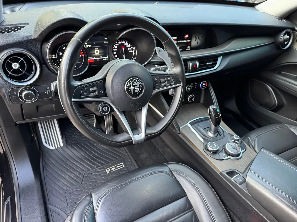 Mira esta publicación de Alfa Romeo Stelvio