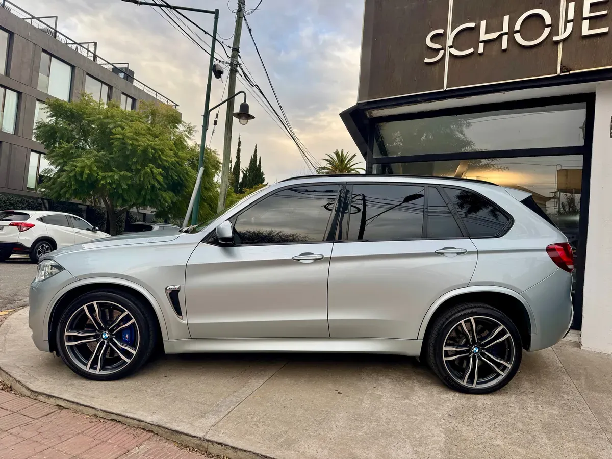 Mira esta publicación de BMW X5