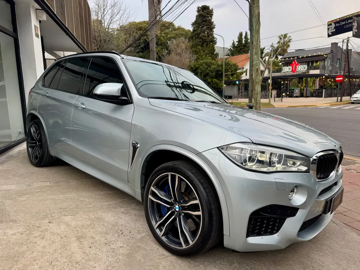 Mira esta publicación de BMW X5