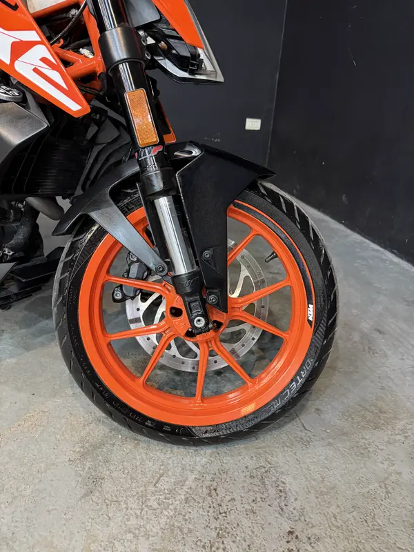 Mira esta publicación de KTM Duke 390 Naked