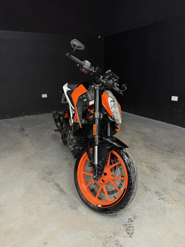 Mira esta publicación de KTM Duke 390 Naked