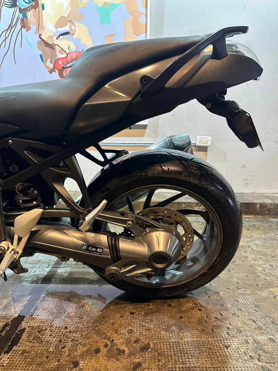 Mira esta publicación de BMW K 1300 R 2010 en Motordil