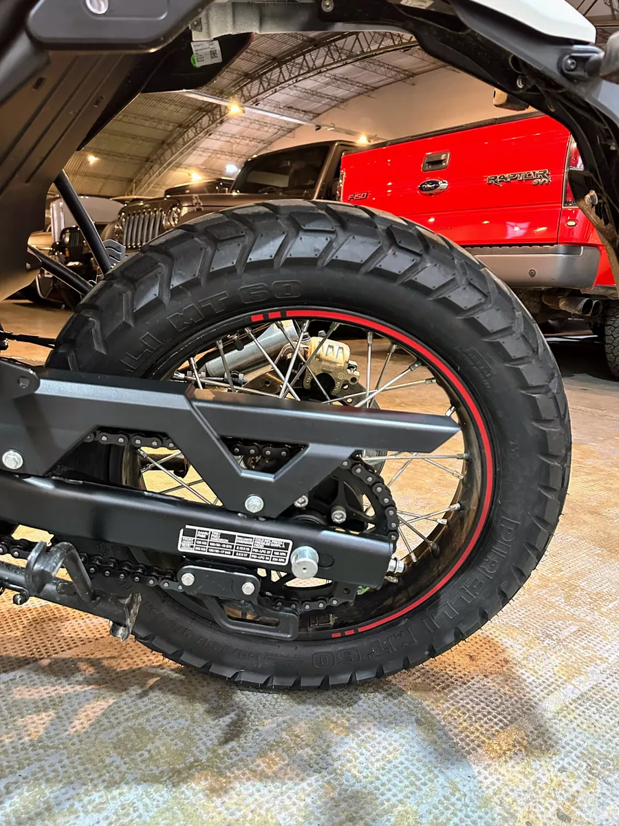 Mira esta publicación de Royal Enfield 411 2024 en Motordil