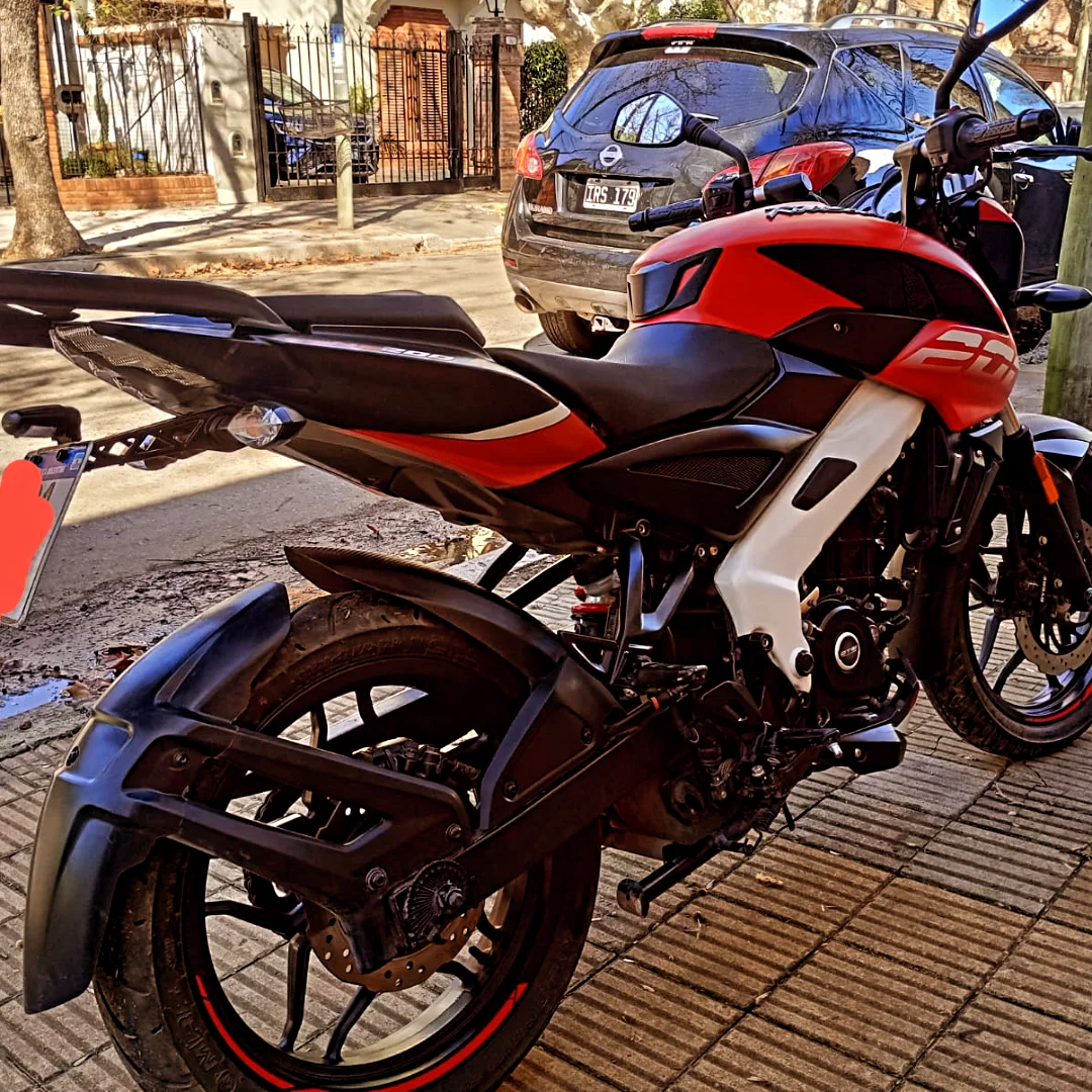 Mira esta publicación de Bajaj Rouser 200 NS FI