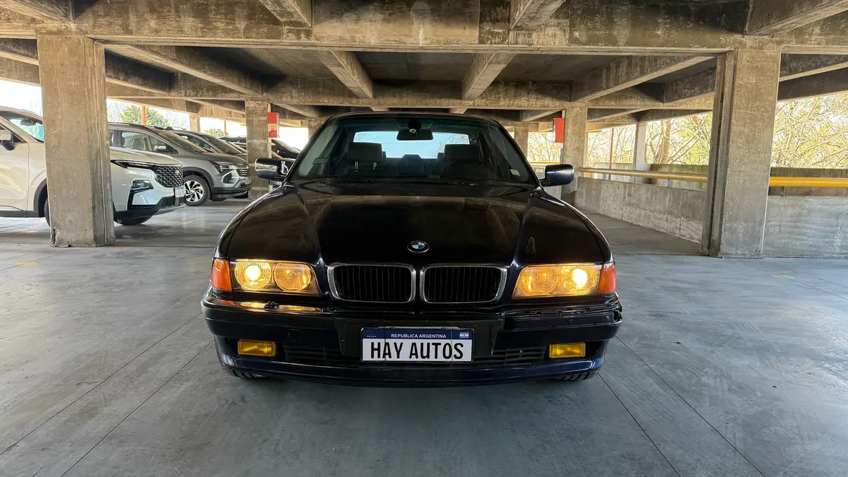 Mira esta publicación de BMW Serie 7