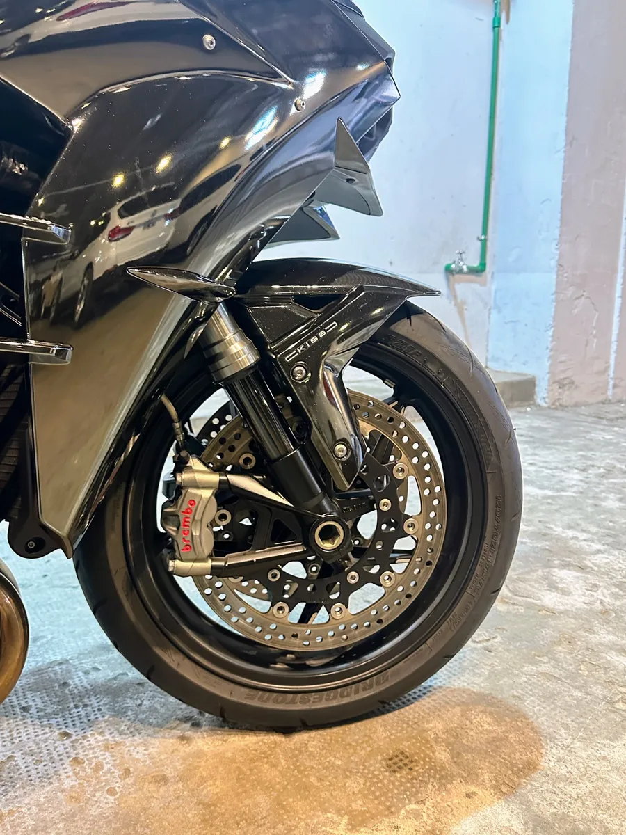 Mira esta publicación de Kawasaki Ninja H2 2016 en Motordil