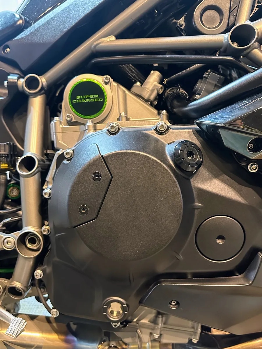 Mira esta publicación de Kawasaki Ninja H2 2016 en Motordil