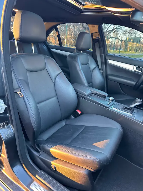 Mira esta publicación de Mercedes Benz Clase C