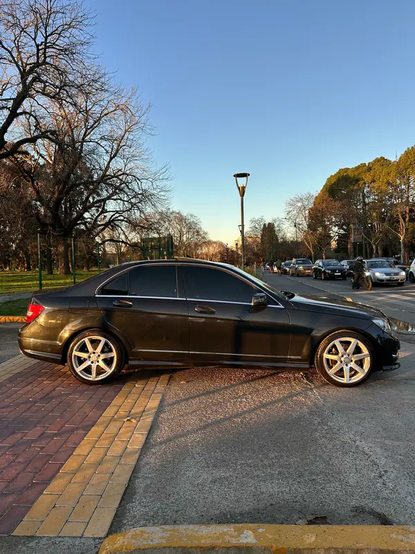 Mira esta publicación de Mercedes Benz Clase C