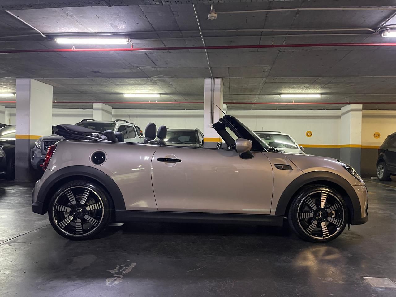 Mira esta publicación de Mini Cooper Cabrio