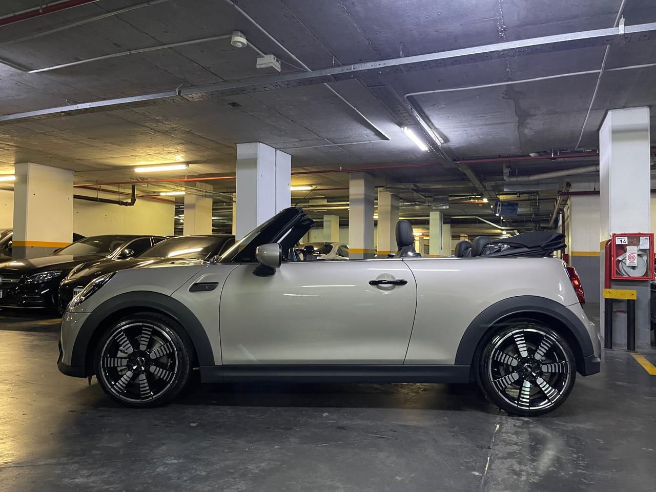 Mira esta publicación de Mini Cooper Cabrio