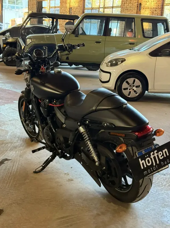 Mira esta publicación de Harley Davidson 750 Vivid Black 2016 en Motordil