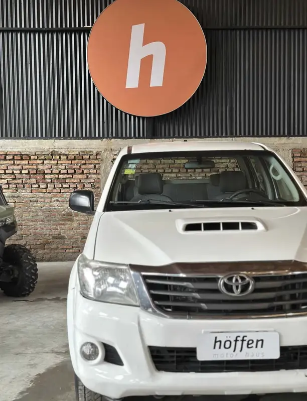 Mira esta publicación de Toyota Hilux 2015 en Motordil