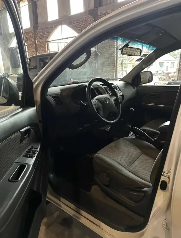 Mira esta publicación de Toyota Hilux 2015 en Motordil