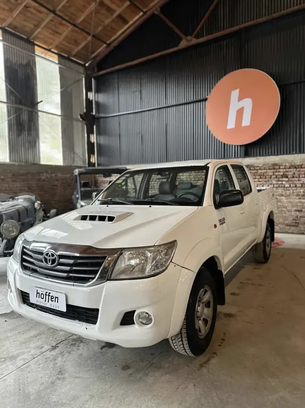 Mira esta publicación de Toyota Hilux 2015 en Motordil