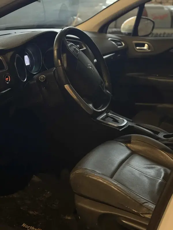 Mira esta publicación de Citroen C 4 Lounge 2016 en Motordil