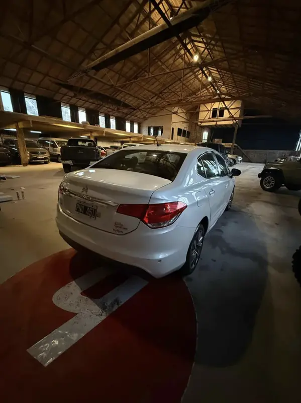 Mira esta publicación de Citroen C 4 Lounge 2016 en Motordil
