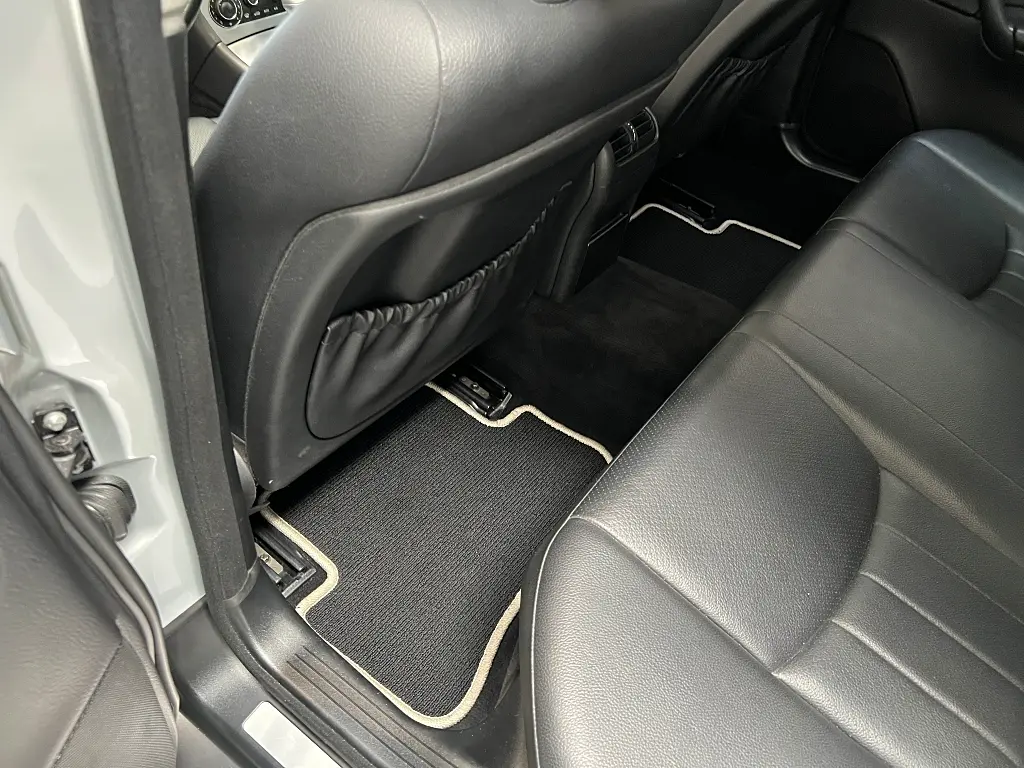 Mira esta publicación de Mercedes Benz Clase C