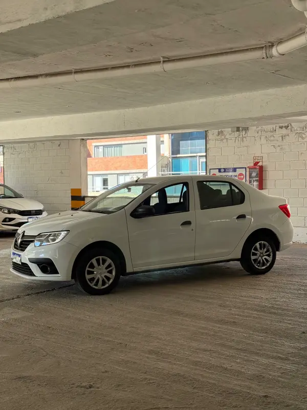 Mira esta publicación de Renault Logan 2023 en Motordil