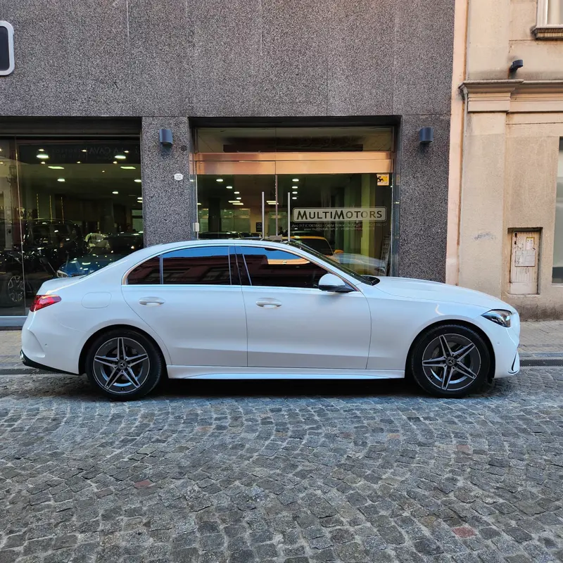 Mira esta publicación de Mercedes Benz Clase C