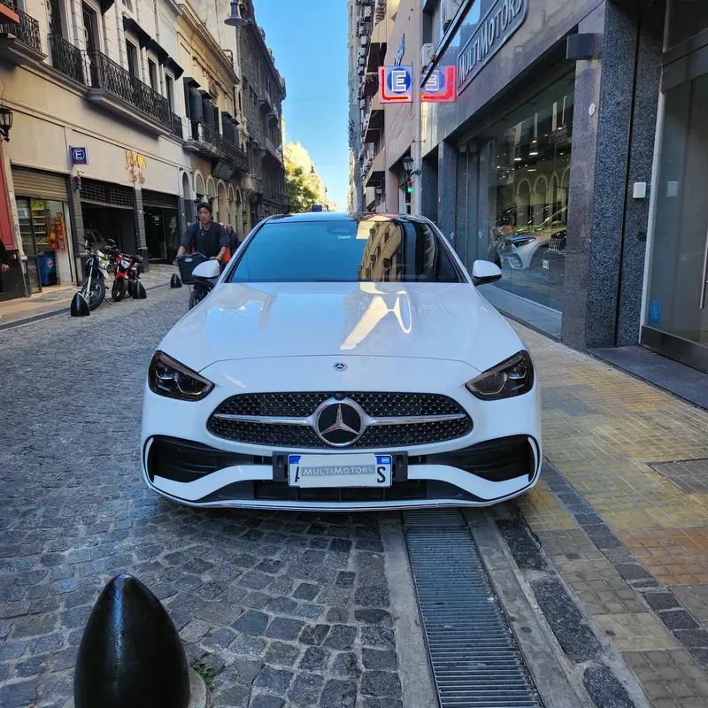 Mira esta publicación de Mercedes Benz Clase C