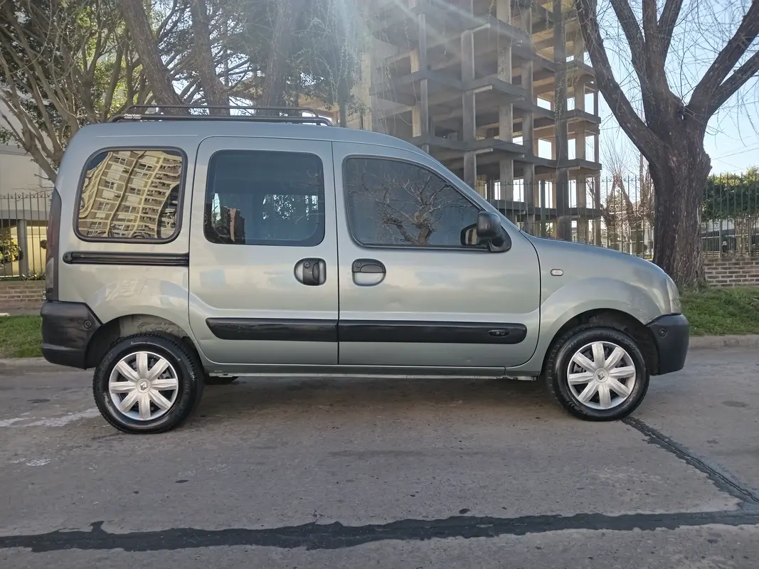 Mira esta publicación de Renault Kangoo 2007 en Motordil