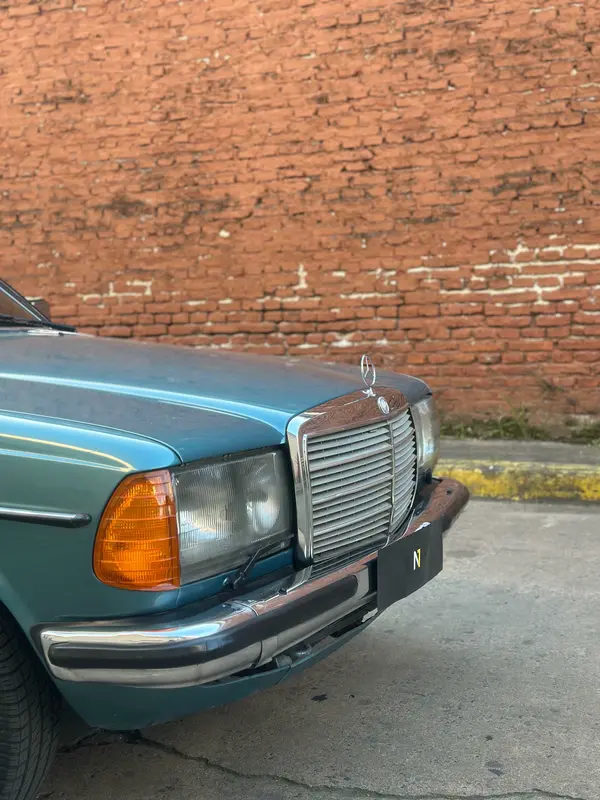 Mira esta publicación de Mercedes Benz 280