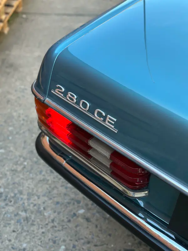 Mira esta publicación de Mercedes Benz 280