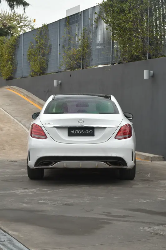 Mira esta publicación de Mercedes Benz Clase C