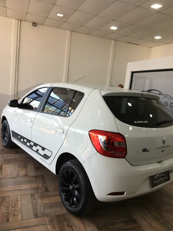 Mira esta publicación de Renault Sandero II 2017 en Motordil