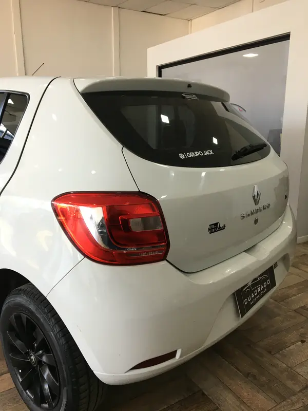 Mira esta publicación de Renault Sandero II 2017 en Motordil