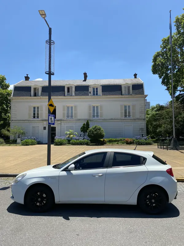 Mira esta publicación de Alfa Romeo Giulietta 2012 en Motordil