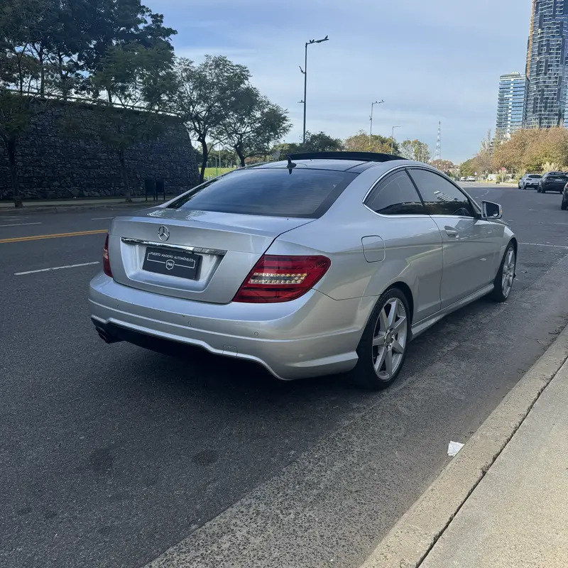 Mira esta publicación de Mercedes Benz Clase C