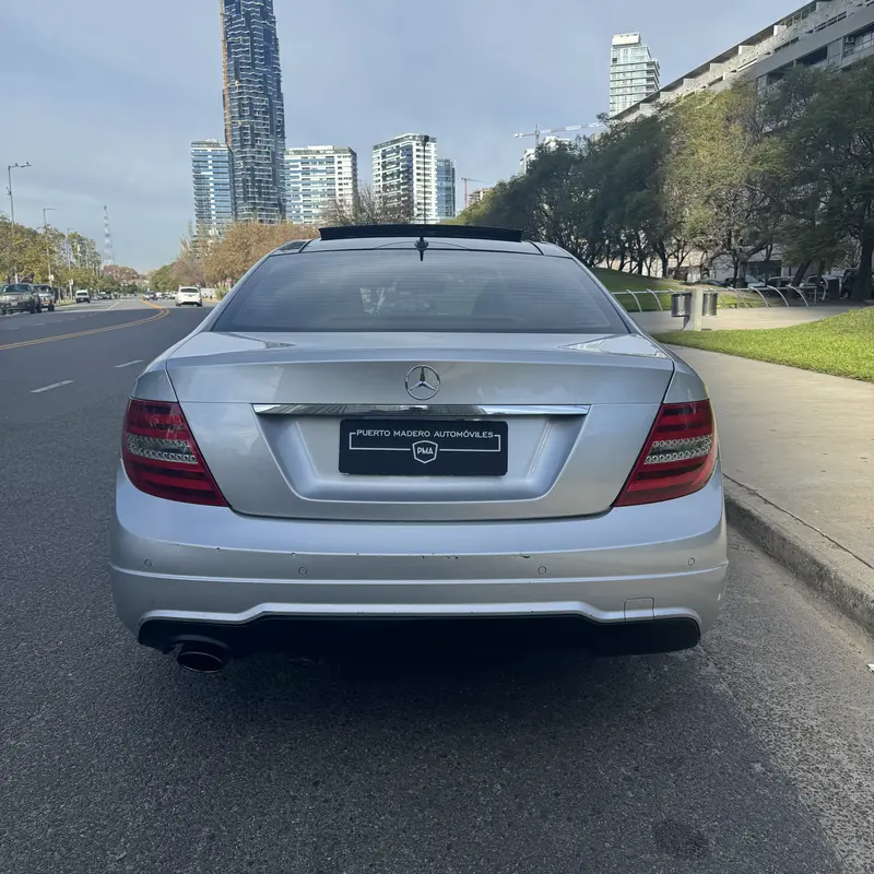 Mira esta publicación de Mercedes Benz Clase C