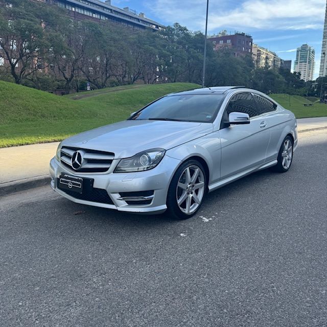 Mira esta publicación de Mercedes Benz Clase C