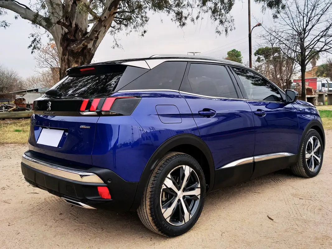 Mira esta publicación de Peugeot 3008 2018 en Motordil
