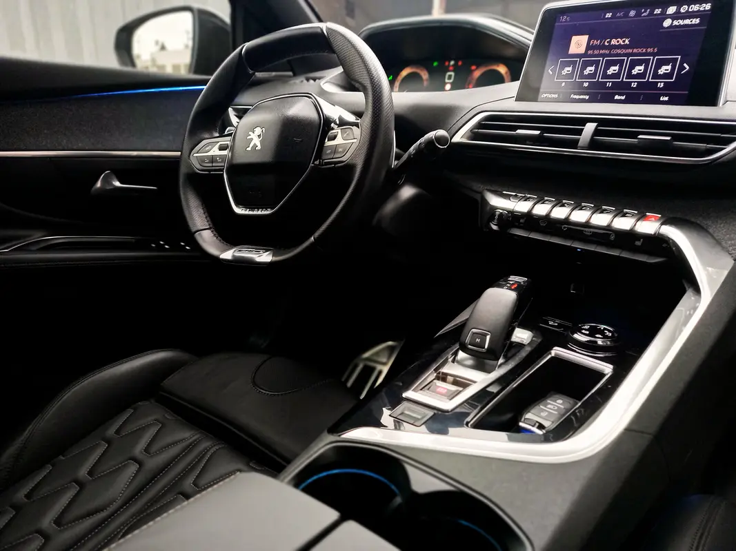 Mira esta publicación de Peugeot 3008 2018 en Motordil