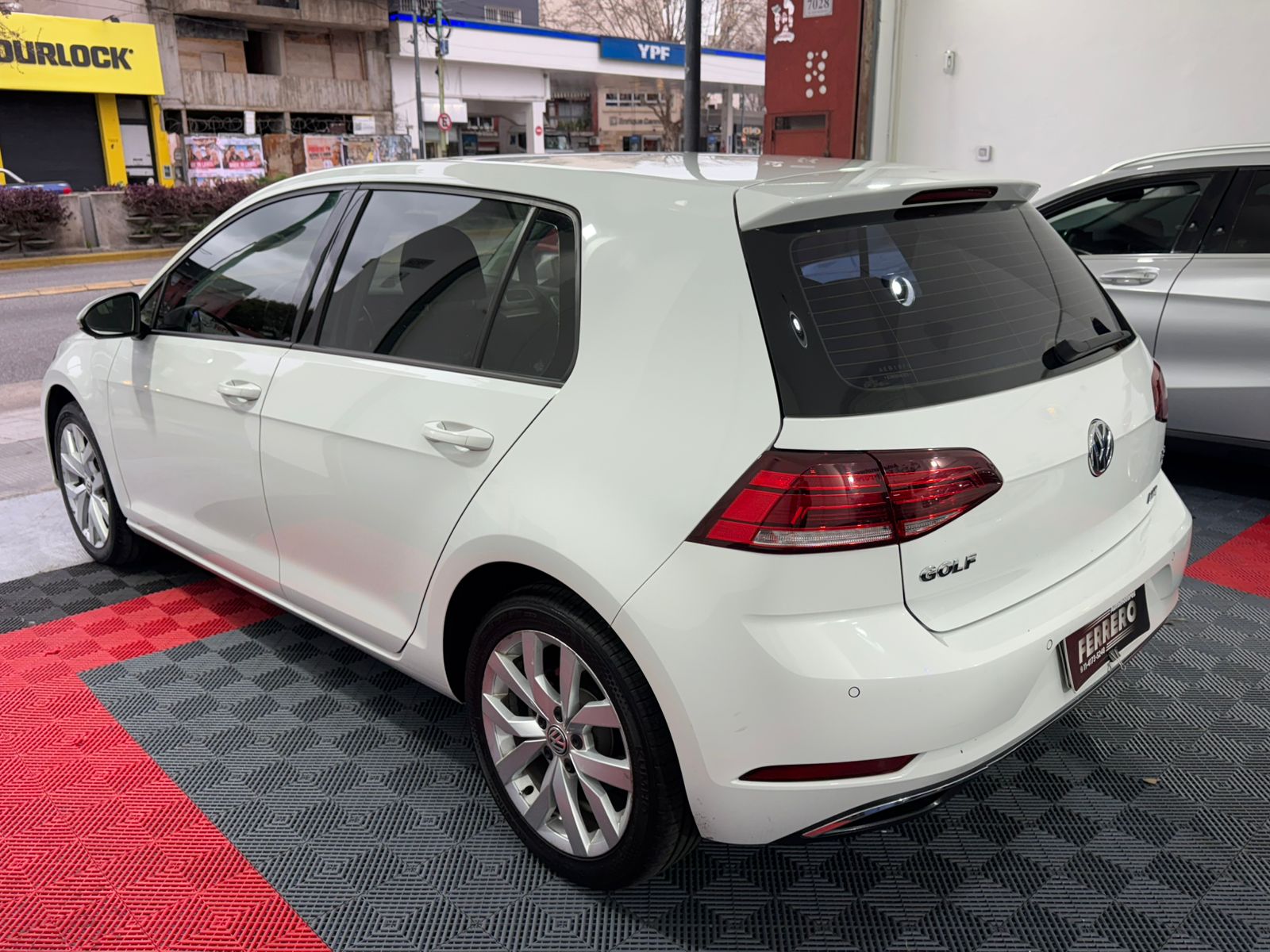 Mira esta publicación de Volkswagen Golf 2019 en Motordil