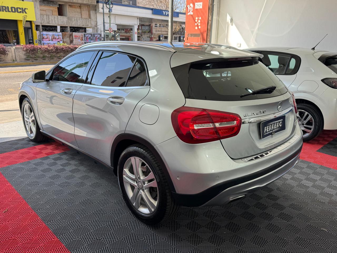 Mira esta publicación de Mercedes Benz GLA 2015 en Motordil