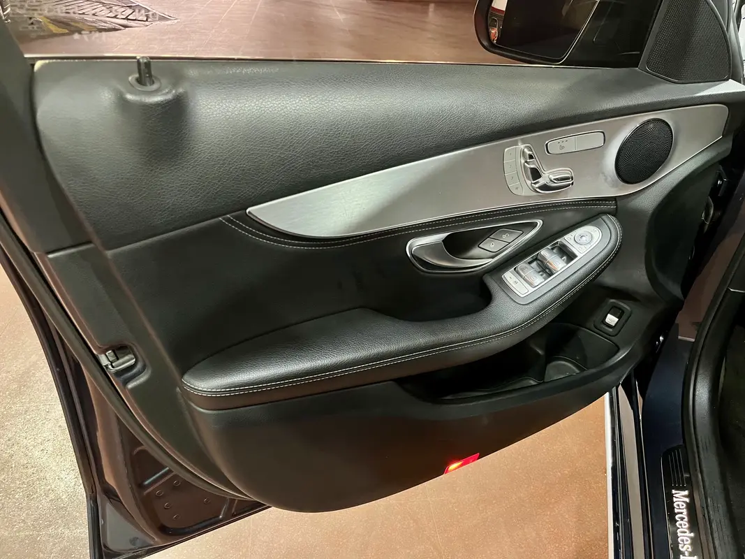 Mira esta publicación de Mercedes Benz Clase C