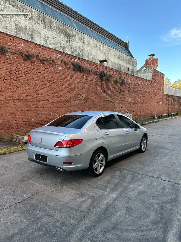 Mira esta publicación de Peugeot 408