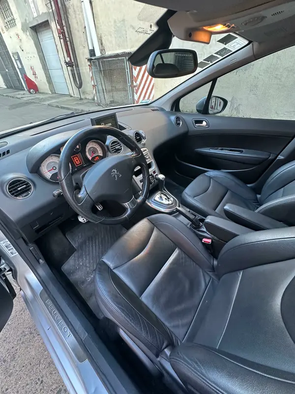 Mira esta publicación de Peugeot 408