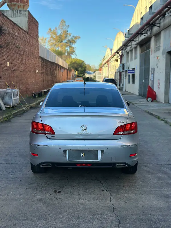 Mira esta publicación de Peugeot 408