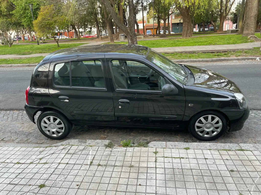 Mira esta publicación de Renault Clio 2 2013 en Motordil