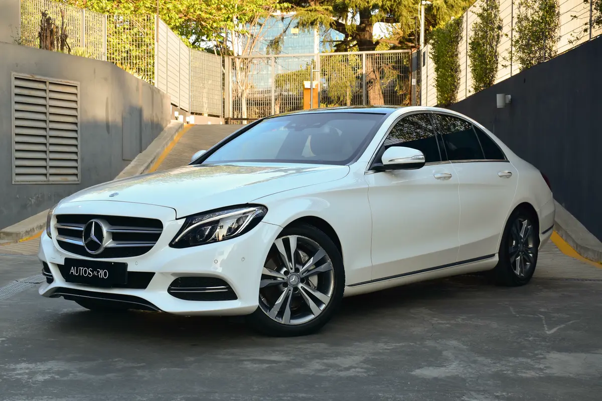 Mira esta publicación de Mercedes Benz Clase C
