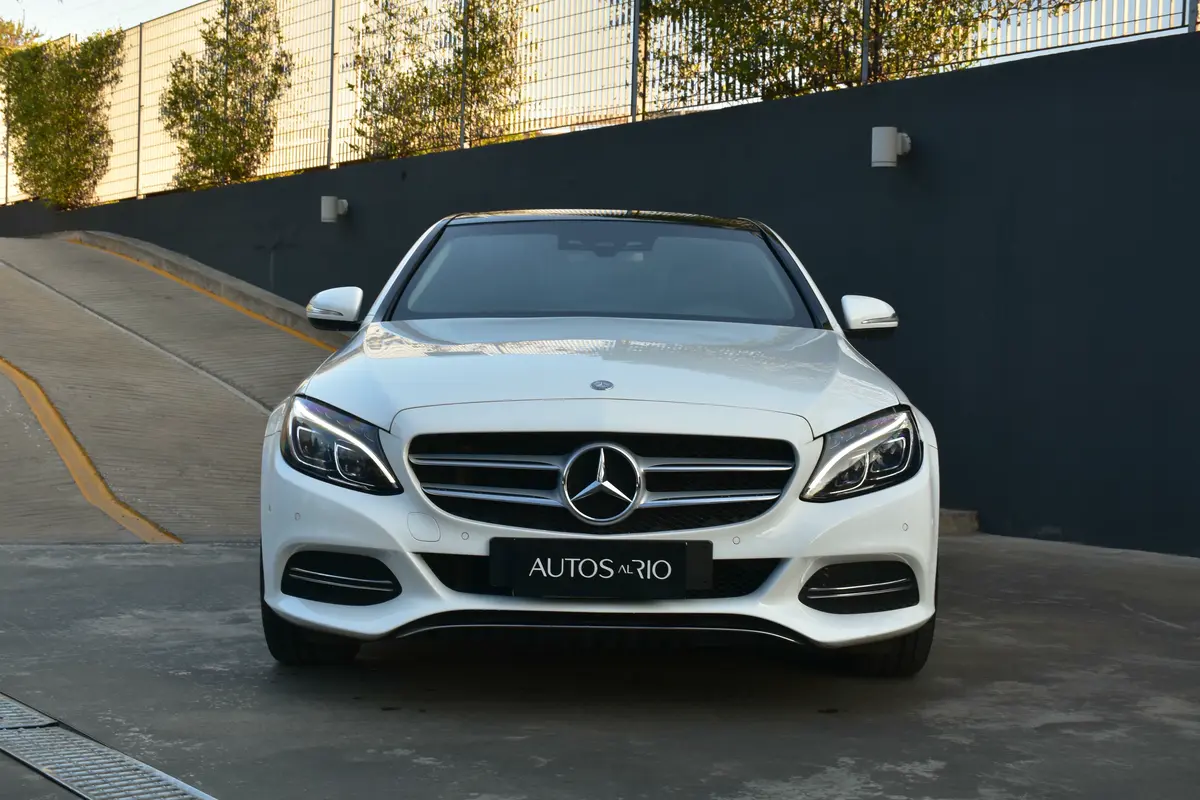 Mira esta publicación de Mercedes Benz Clase C