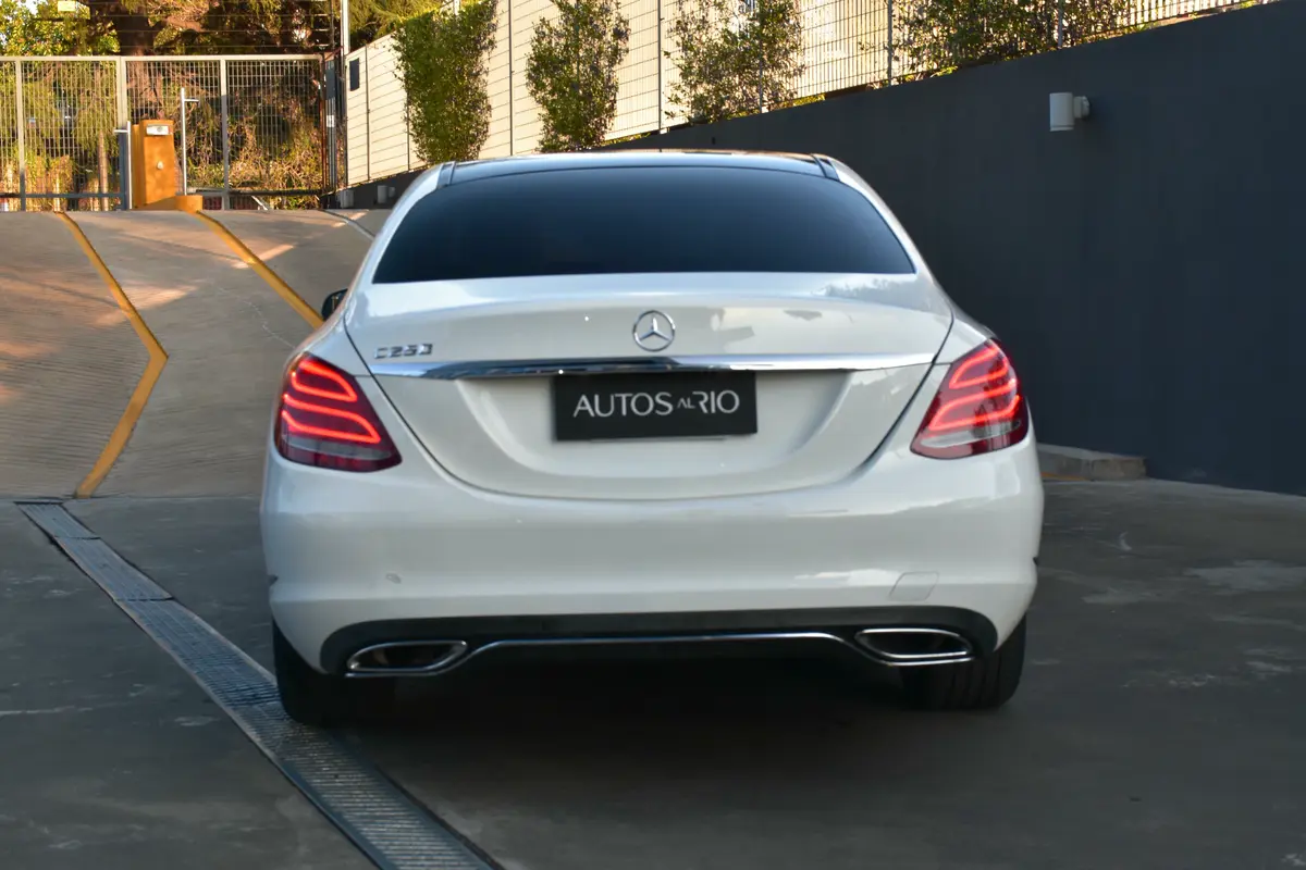 Mira esta publicación de Mercedes Benz Clase C